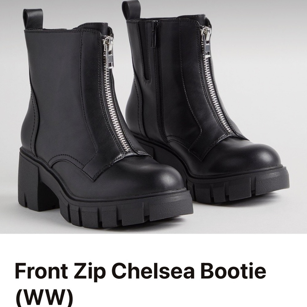 torrid black boots ! only tried on!! never wore outside